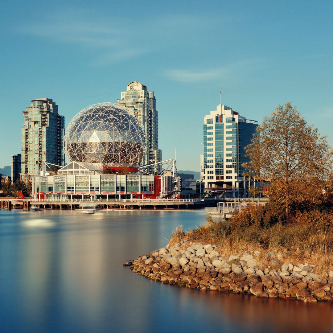 Canadá regista um aumento no turismo no estrangeiro à medida que as viagens nos EUA diminuem, abrindo novas oportunidades para a sua economia e turismo